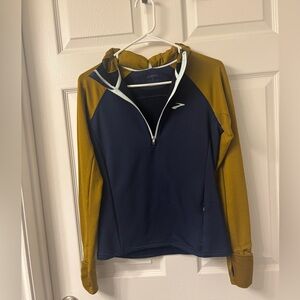 Brooks Women's Two-Tone Long Sleeve Hoodie in Navy and Mustard - size small